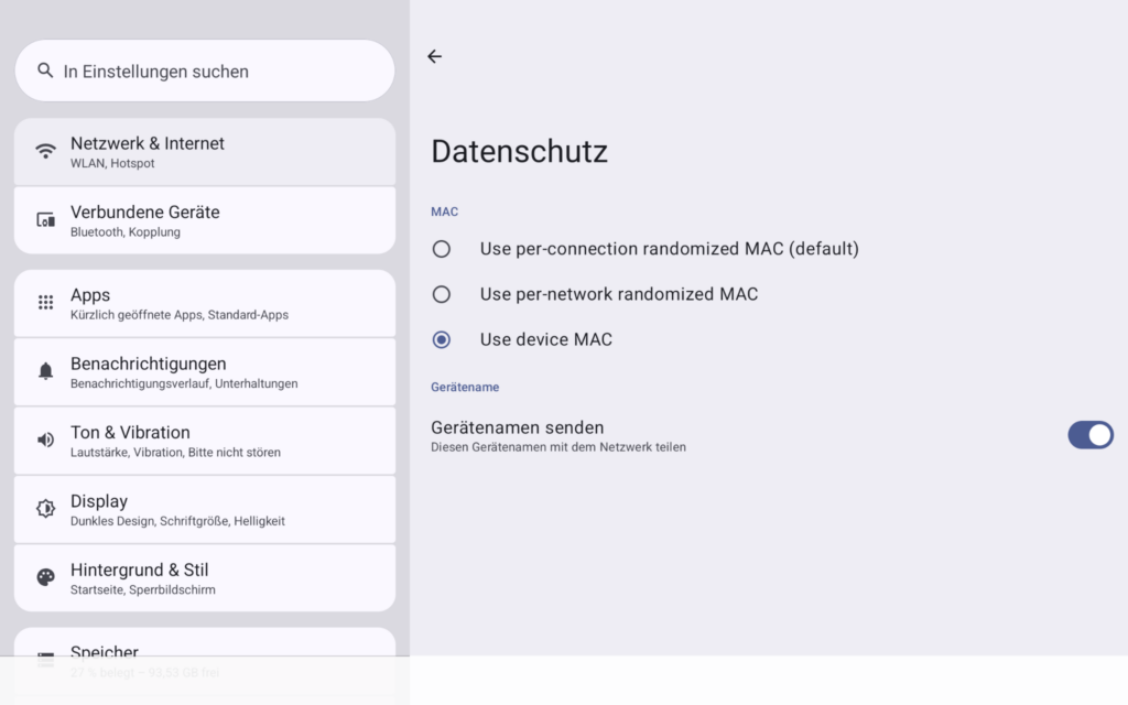 Screenshot der Datenschutzeinstellungen zu einer WLAN-Verbindung unter Android. Unter dem Punkt "MAC" ist die Option "Use device MAC" aktiv. Der Punkt "Gerätenamen senden" ist aktiv.